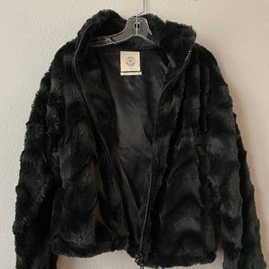 UO Eva Cozy Faux Fur Jacket